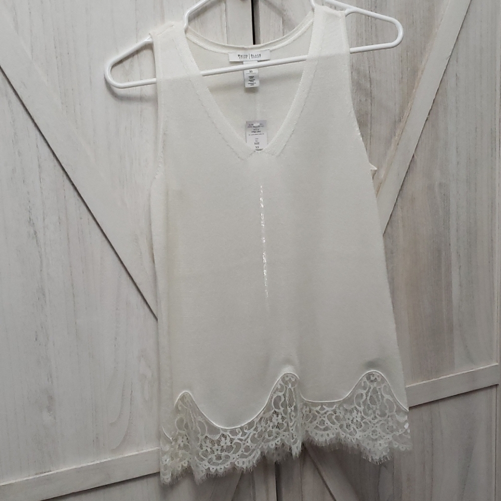 Sleeveless Lace Trim Top